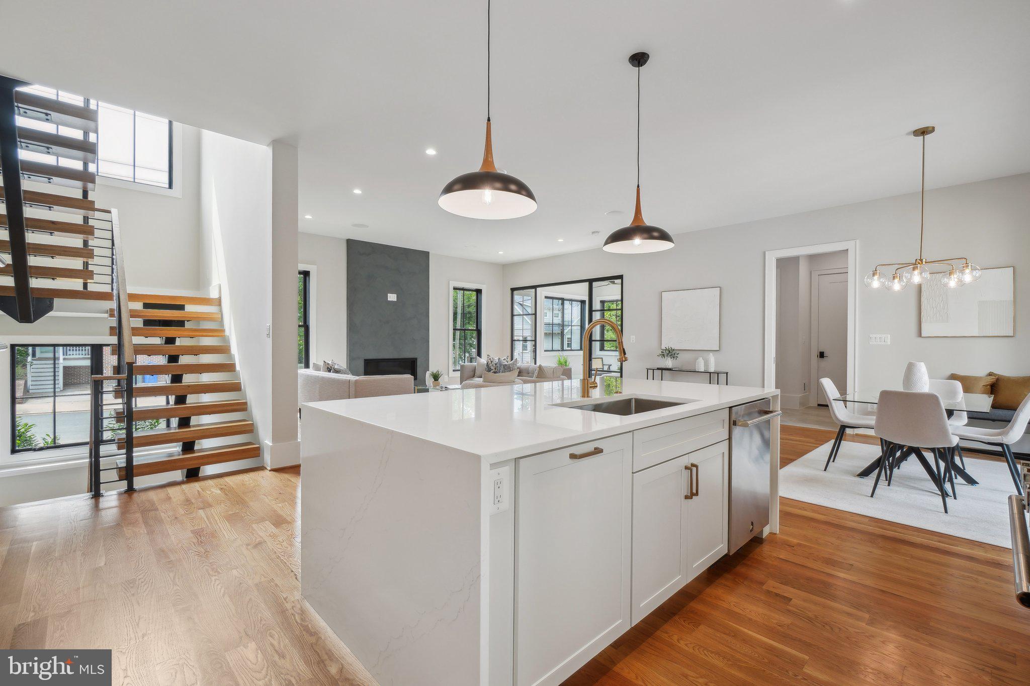 ADDISON HEIGHTS - Residential