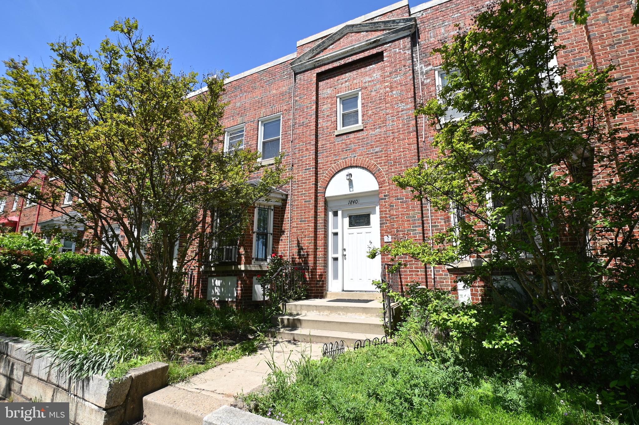A gem 1 block from Metro 4 well-maintained units ready for a new owner. Please do not disturb current tenants. You can only visit units 2/3 They are identical