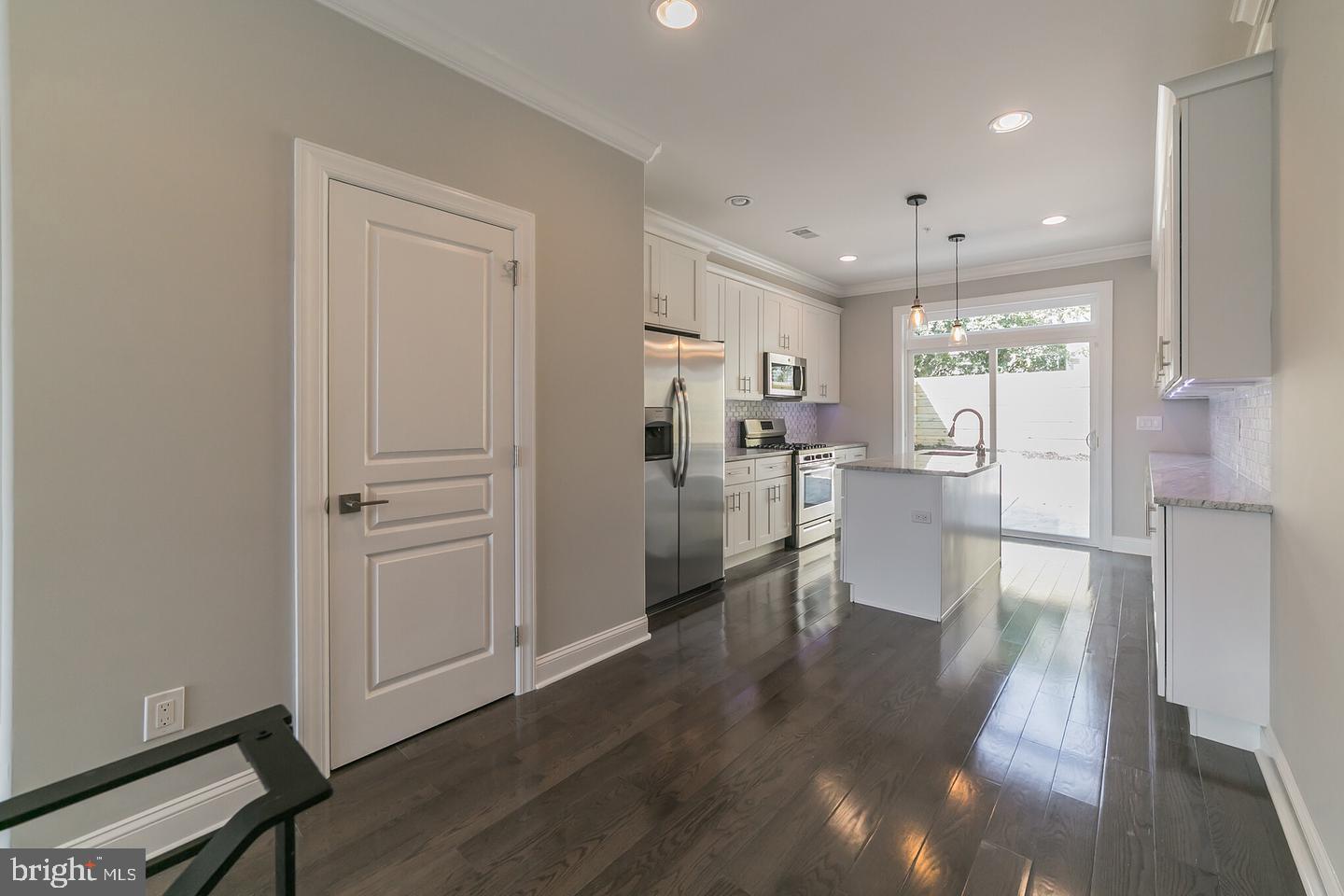 WEST KENSINGTON - Residential