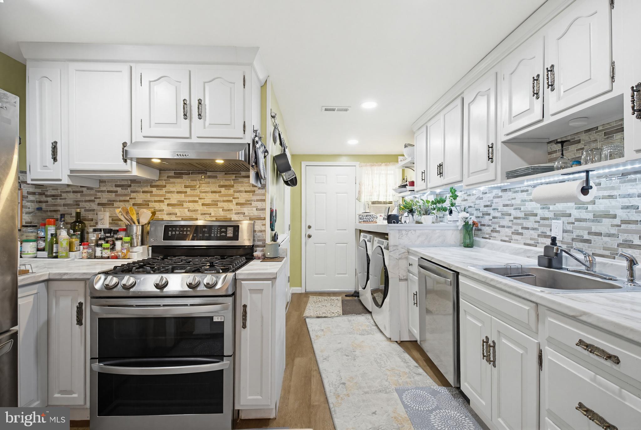AMITY GARDENS - Residential