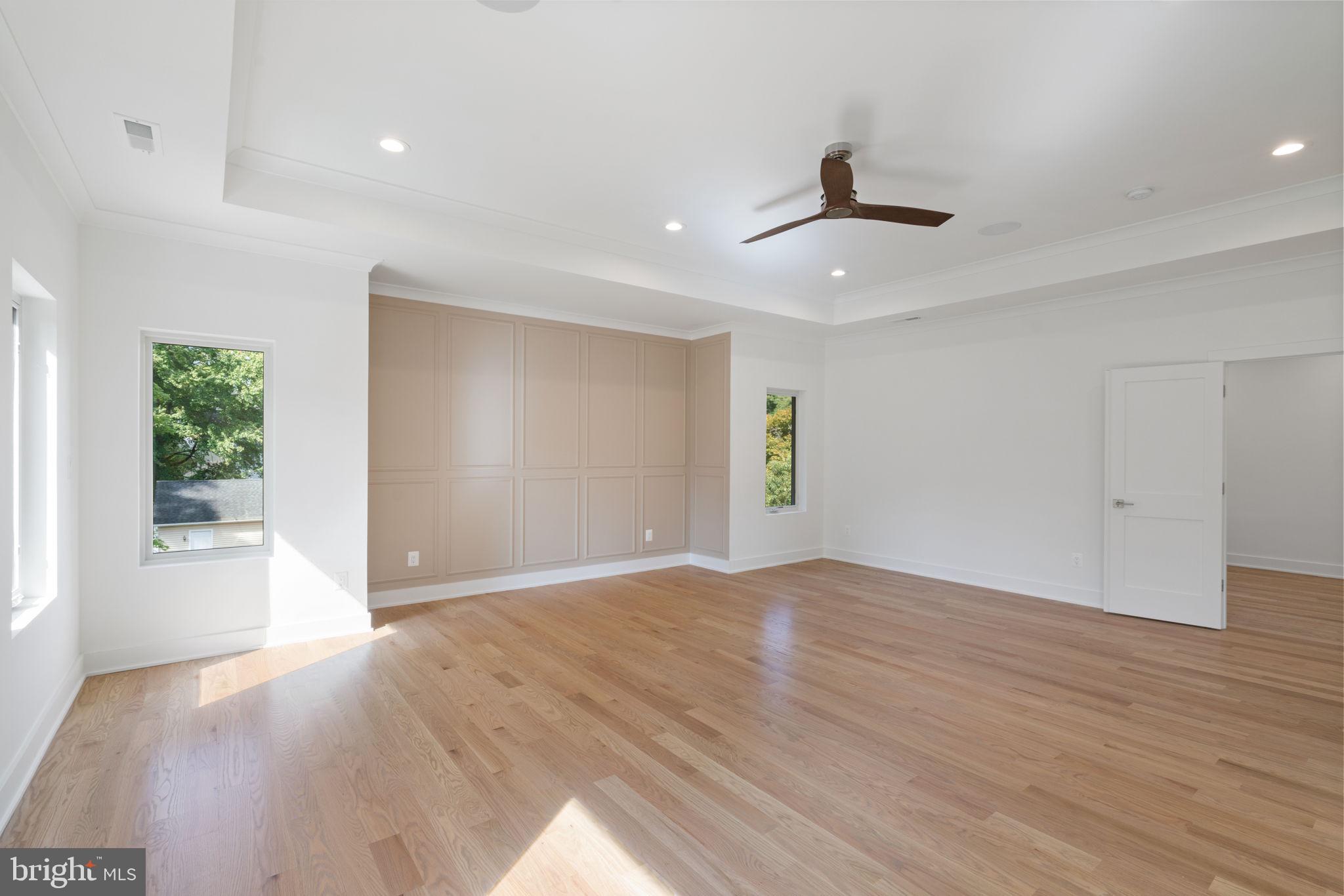 HOLMES RUN HEIGHTS - Residential