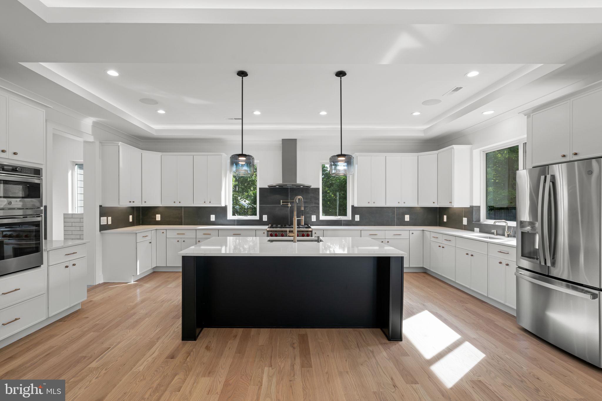 HOLMES RUN HEIGHTS - Residential