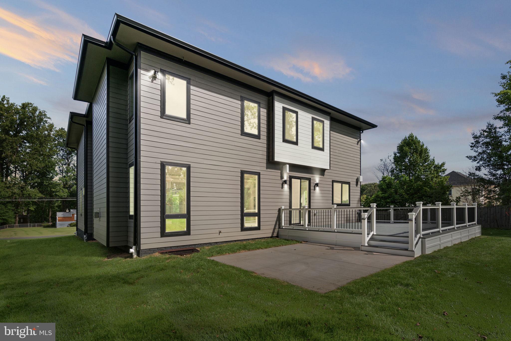 HOLMES RUN HEIGHTS - Residential