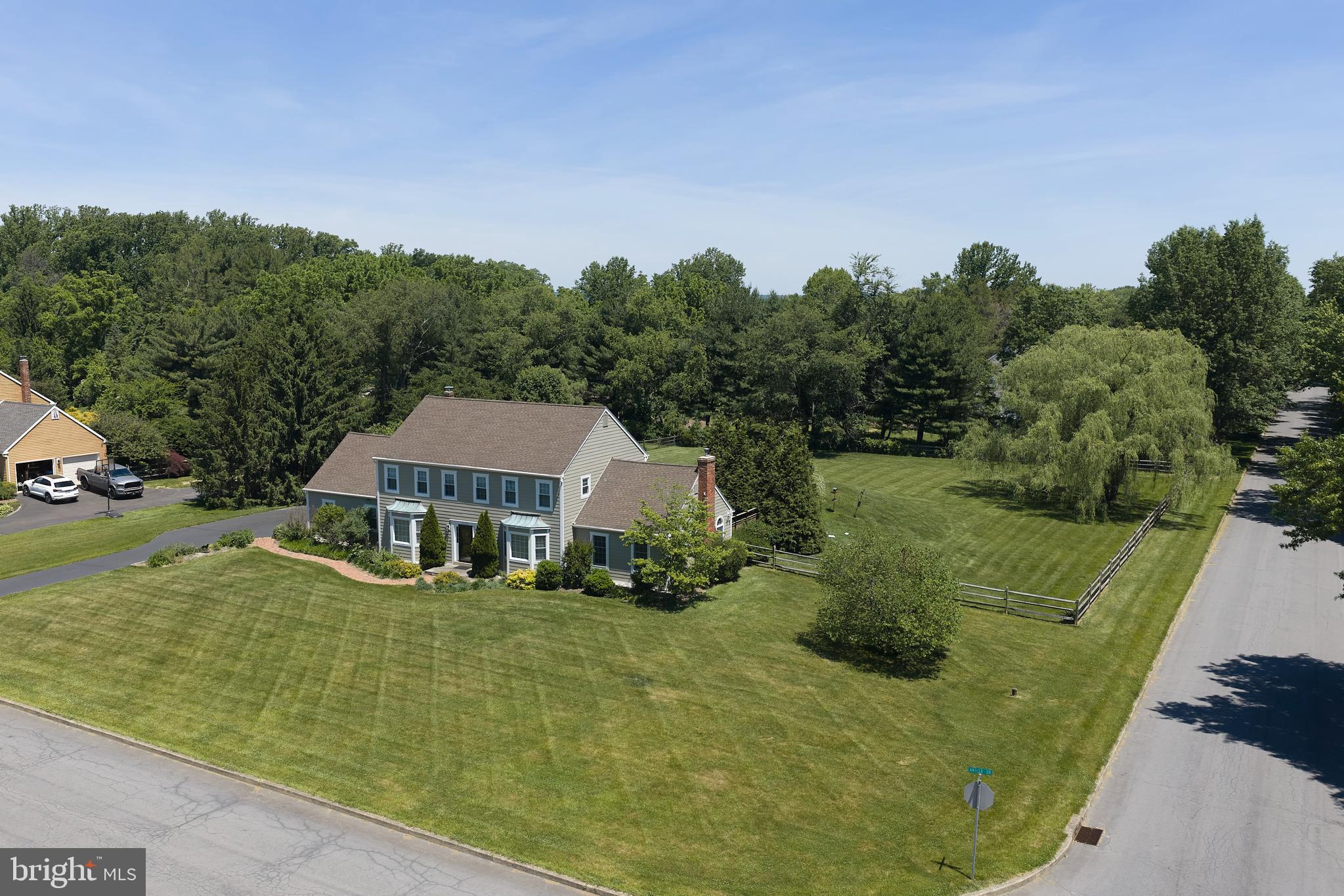 HUNTERS RUN - Residential
