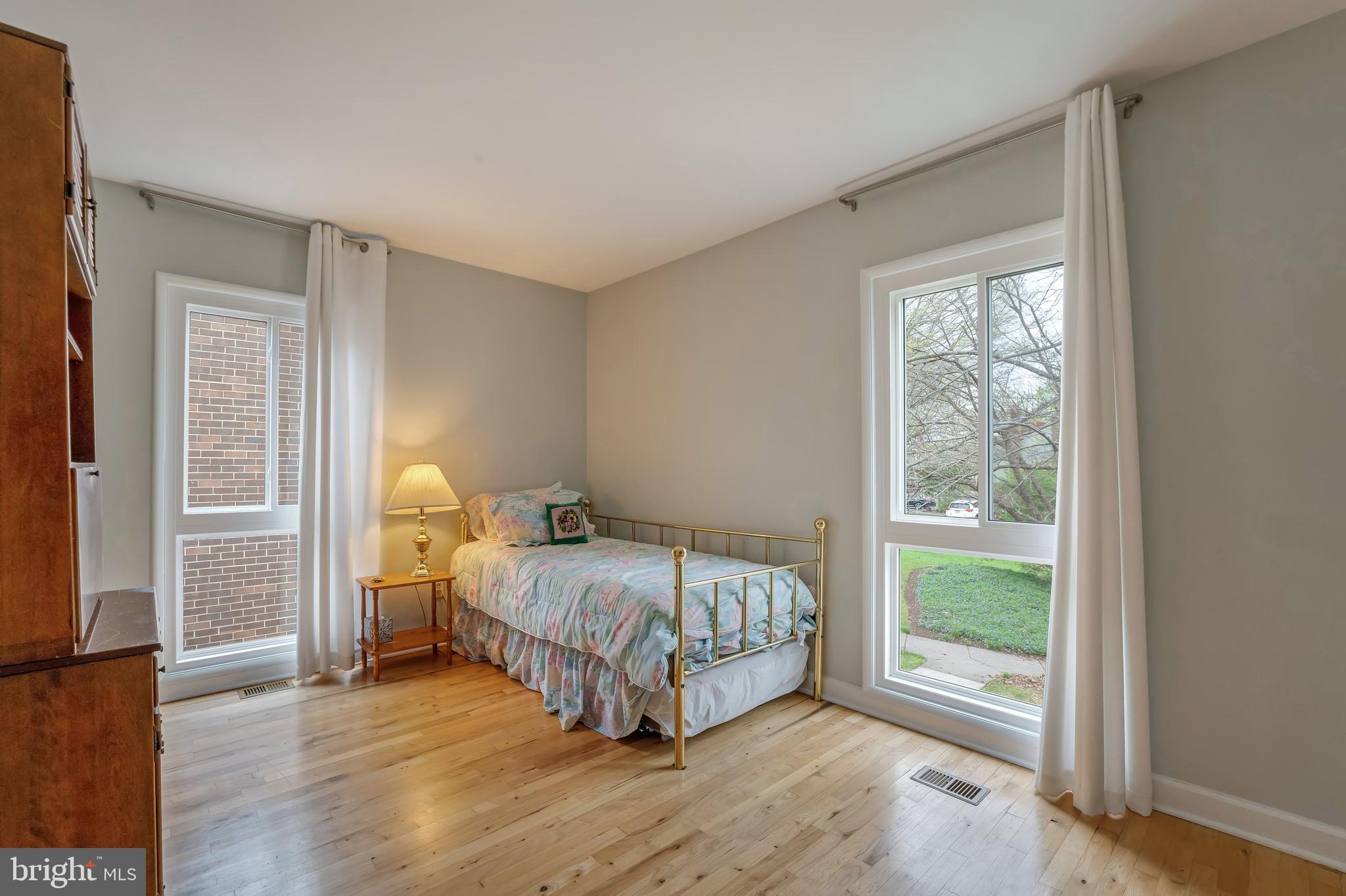 RESTON - Residential