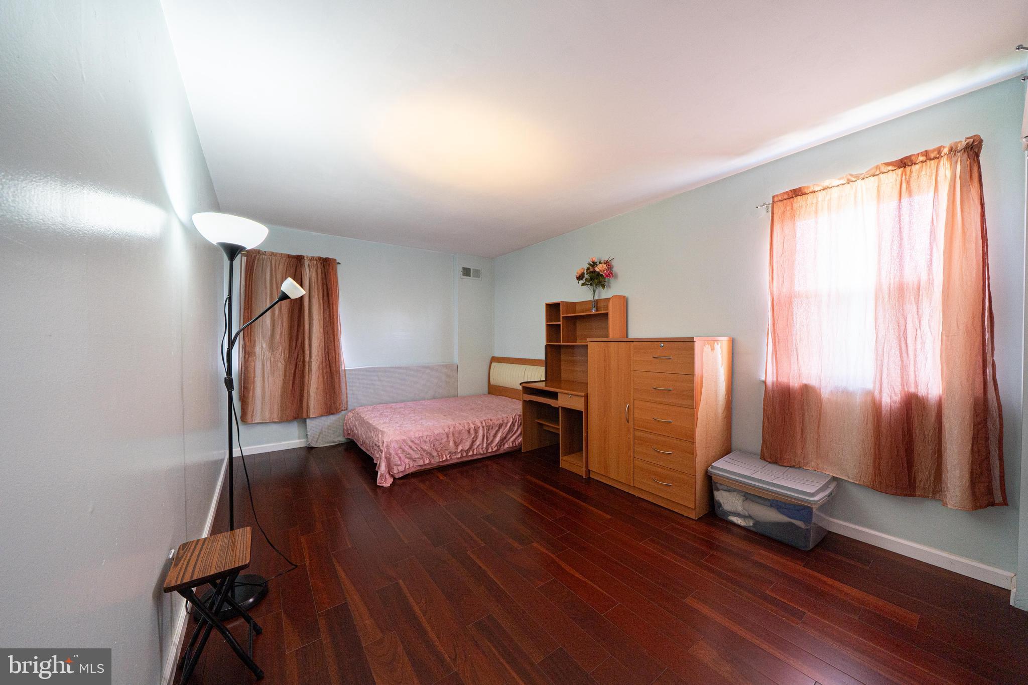 BUSTLETON - Residential
