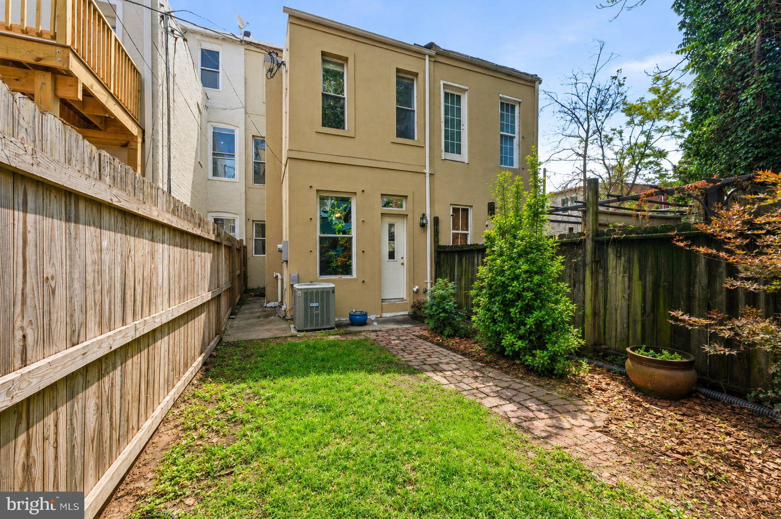 MOUNT VERNON PLACE HISTORIC DISTRICT - Residential