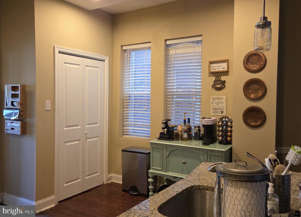 WALNUT HILL - Residential