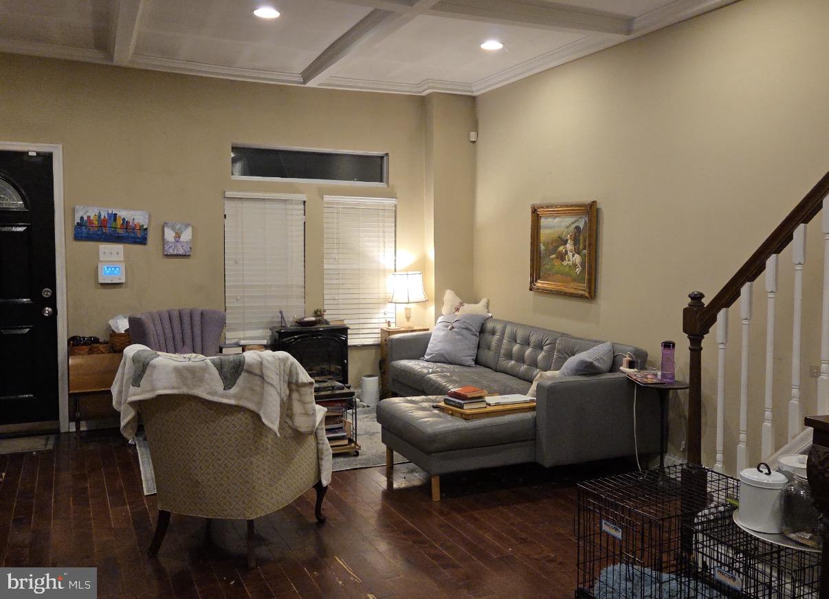 WALNUT HILL - Residential