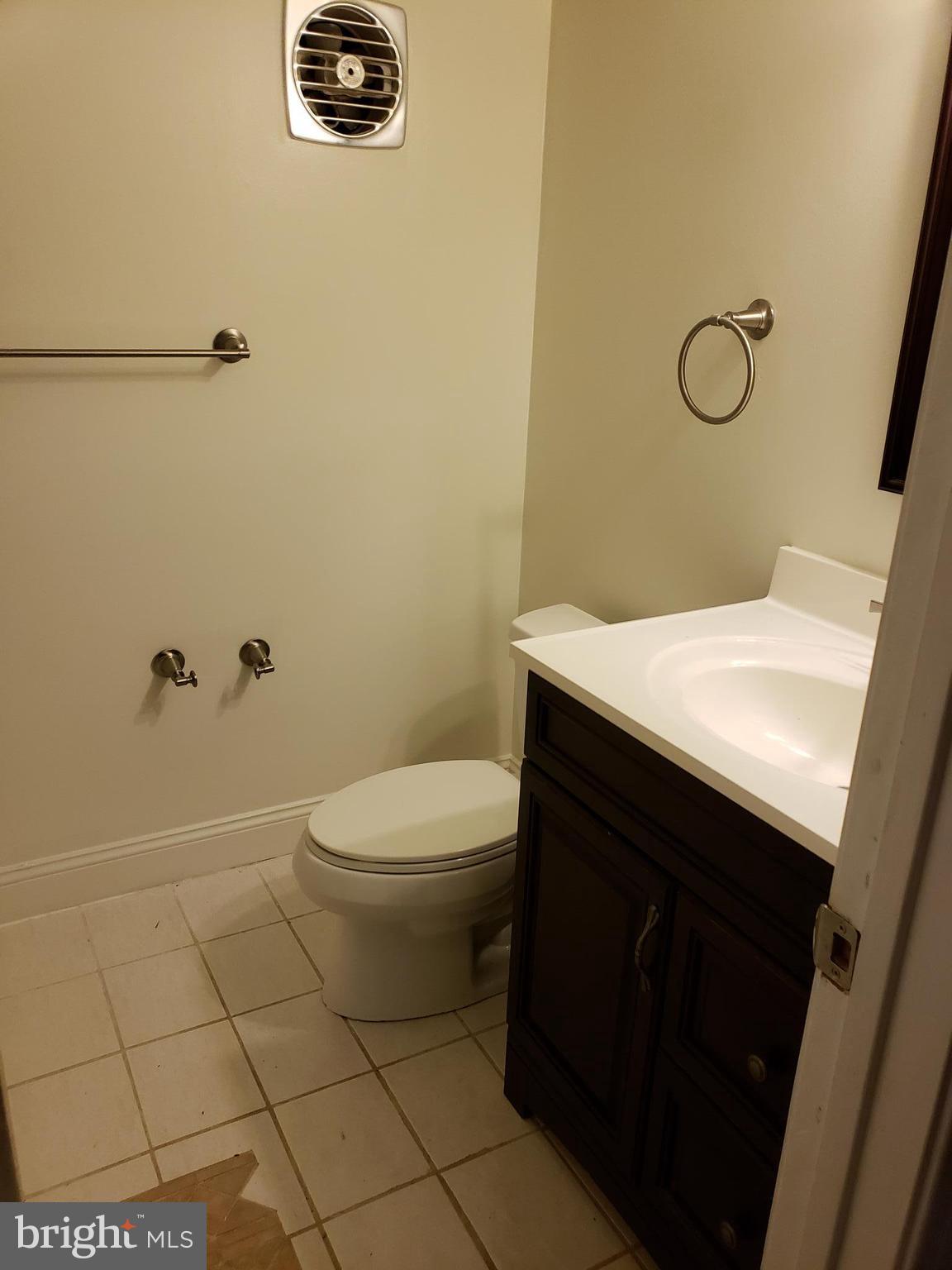 WHEATON WOODS - Residential Lease