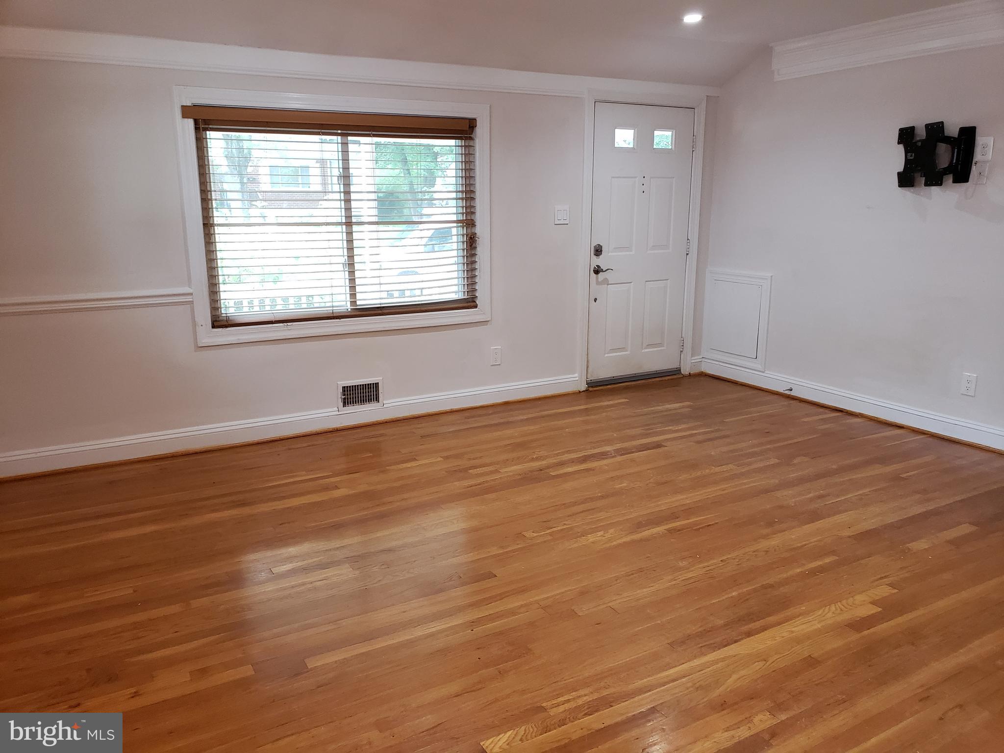 WHEATON WOODS - Residential Lease