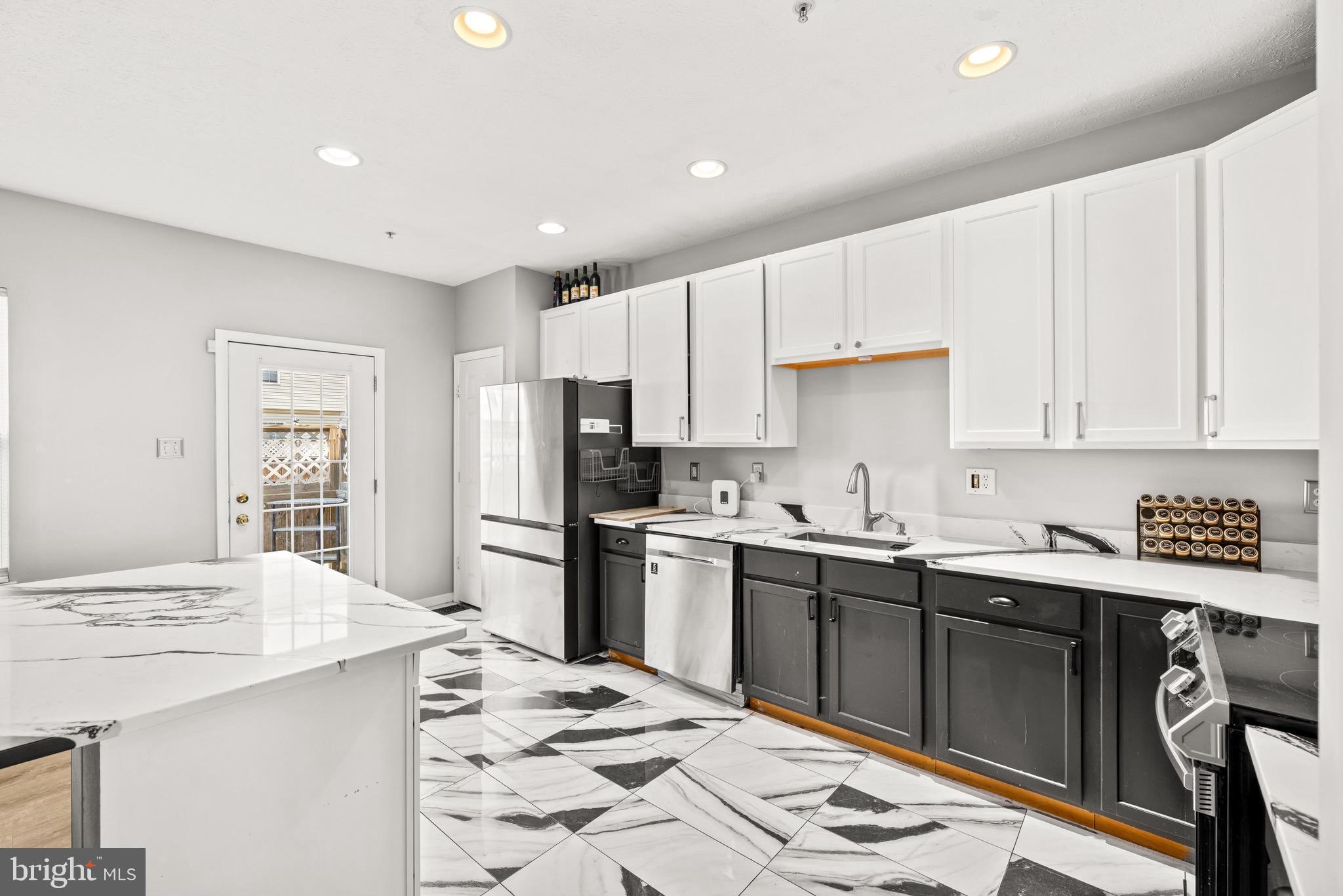 MIRAMAR LANDING - Residential