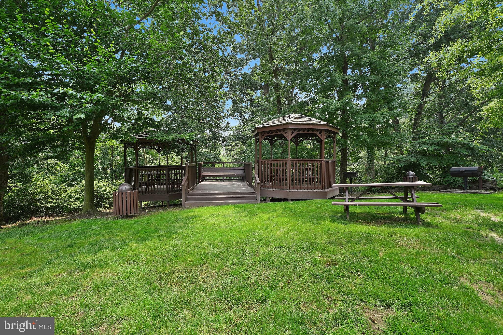 MONTEBELLO - Residential