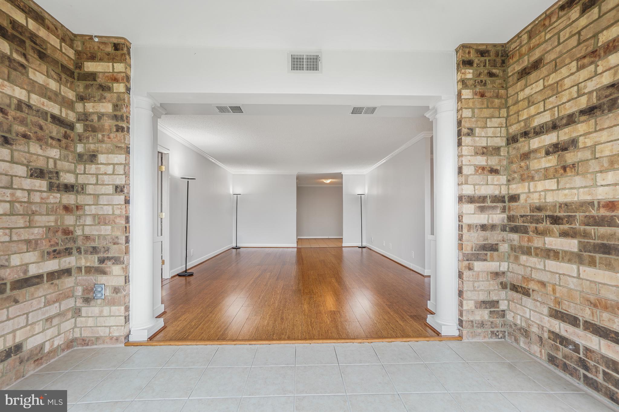 MONTEBELLO - Residential