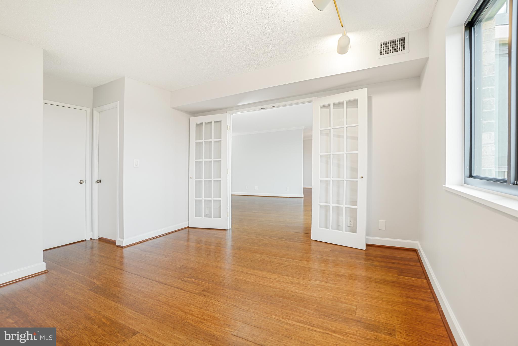 MONTEBELLO - Residential