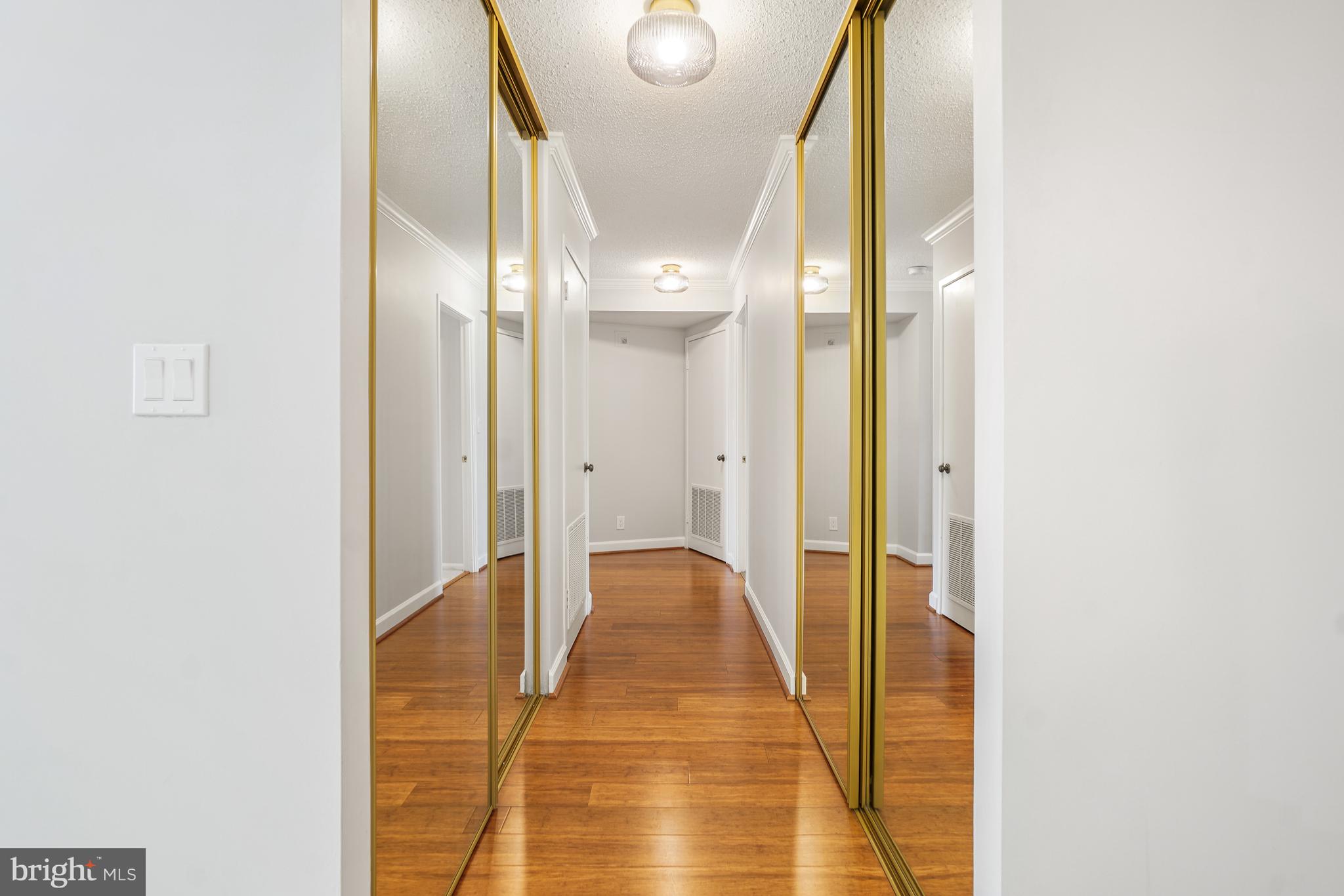 MONTEBELLO - Residential