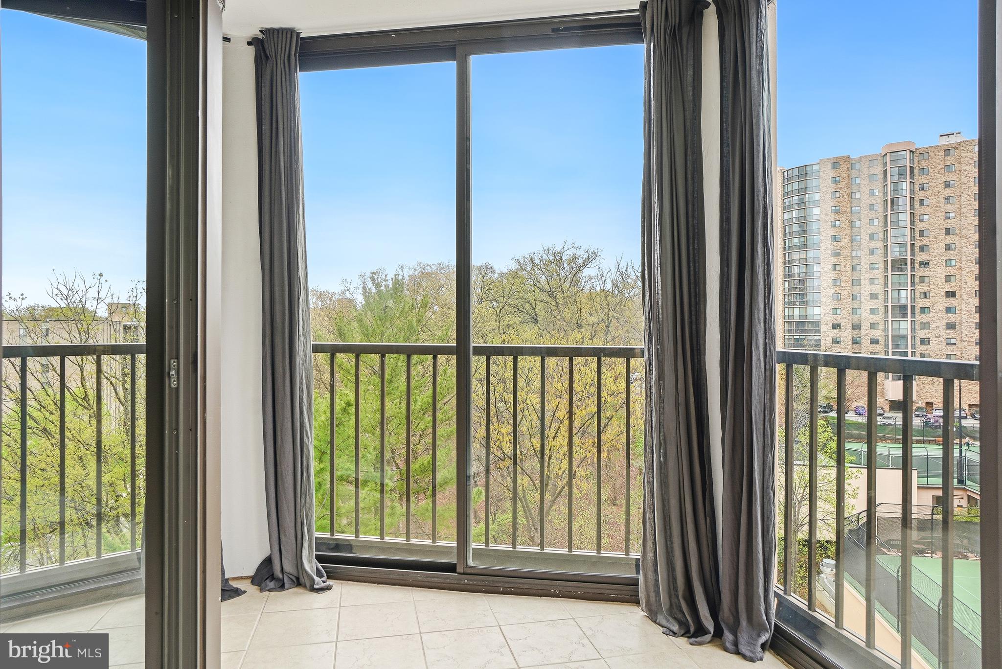 MONTEBELLO - Residential