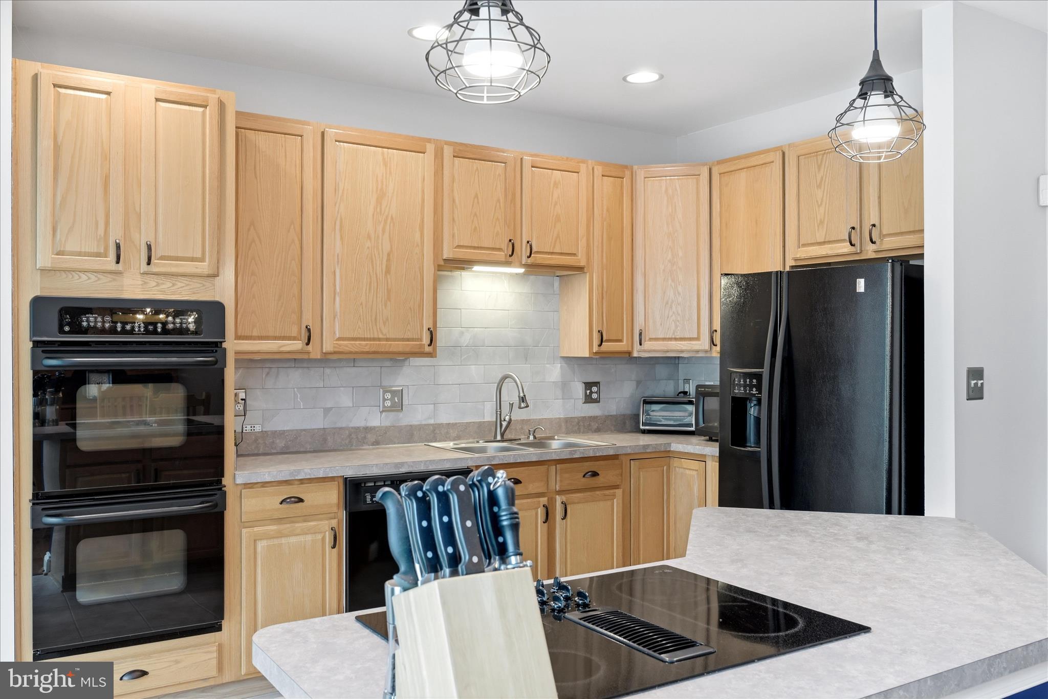 TOWNES OF BRANBURY GLEN - Residential
