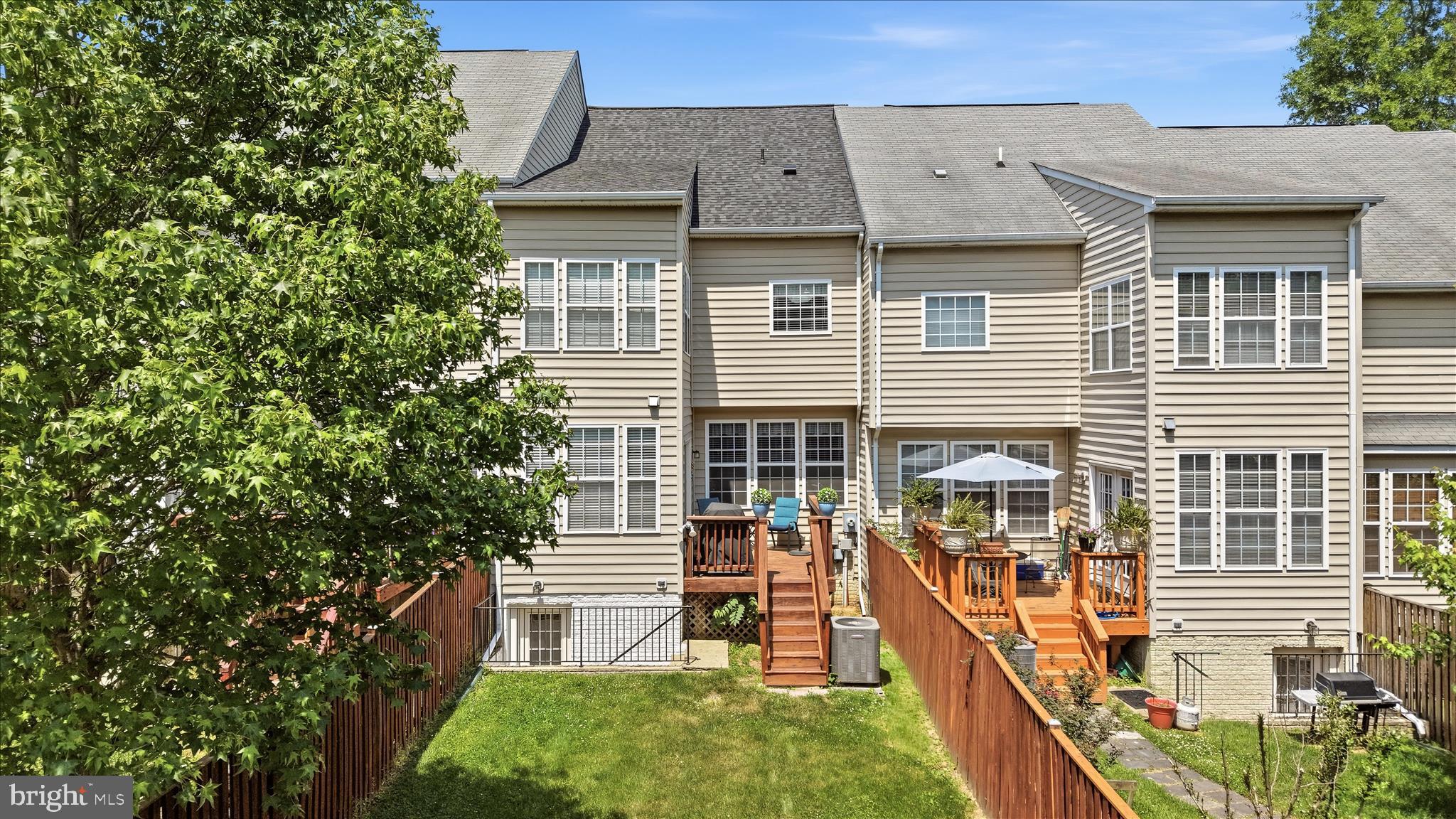 TOWNES OF BRANBURY GLEN - Residential