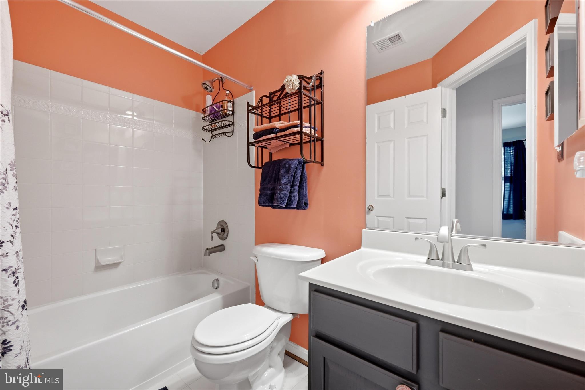 TOWNES OF BRANBURY GLEN - Residential