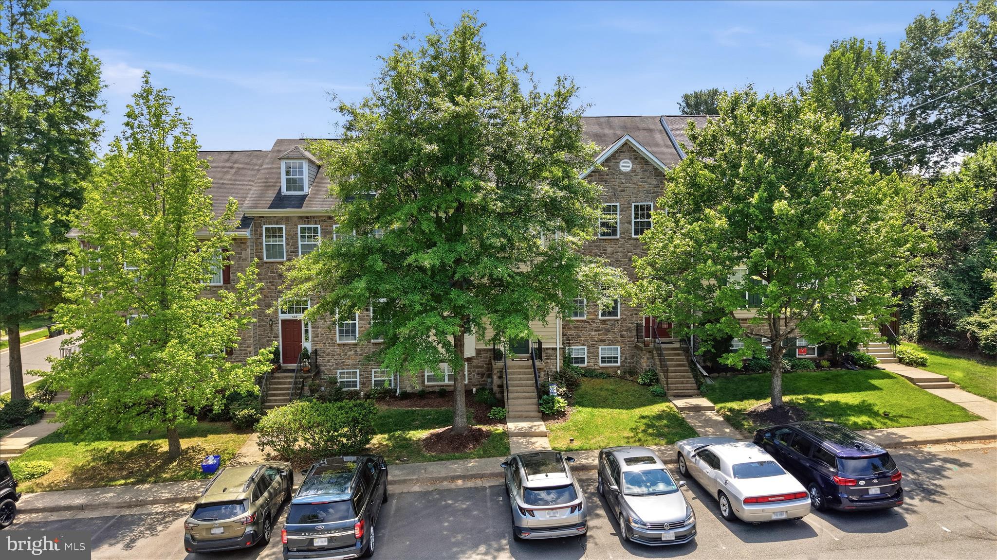 TOWNES OF BRANBURY GLEN - Residential