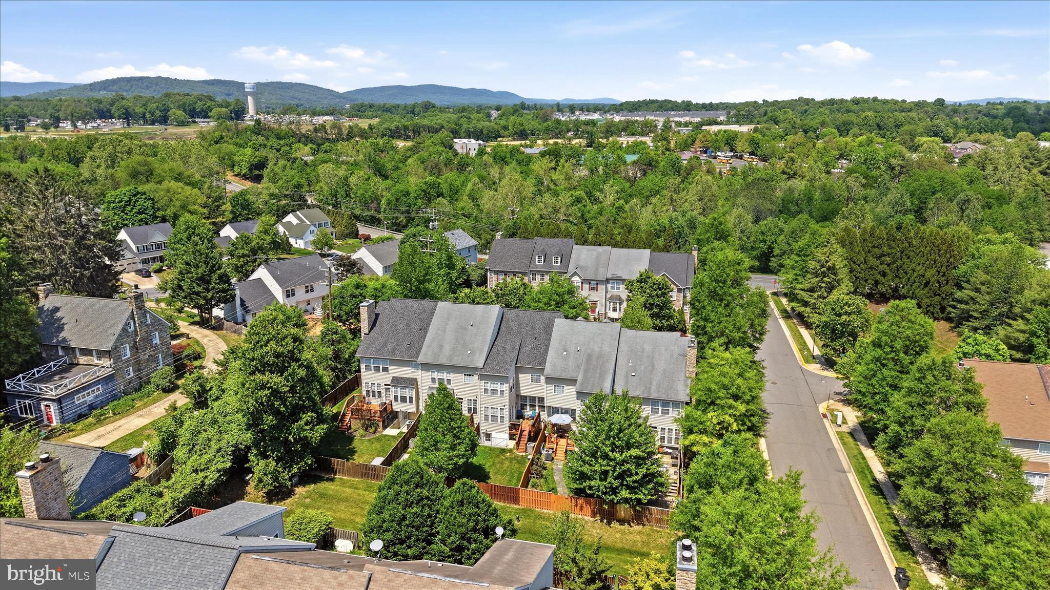 TOWNES OF BRANBURY GLEN - Residential