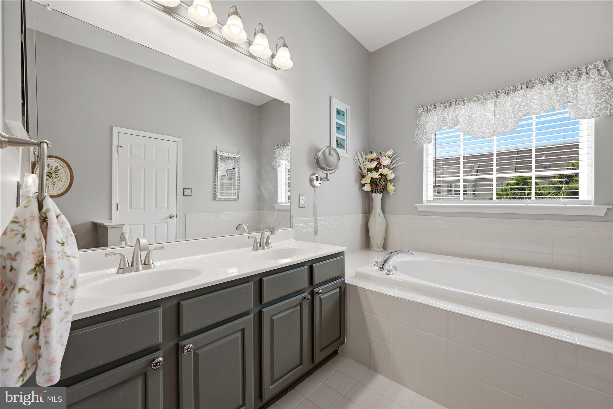 TOWNES OF BRANBURY GLEN - Residential