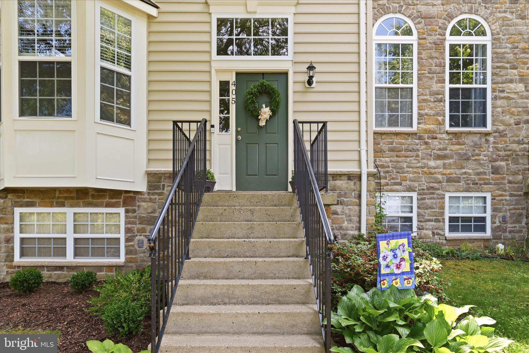 TOWNES OF BRANBURY GLEN - Residential