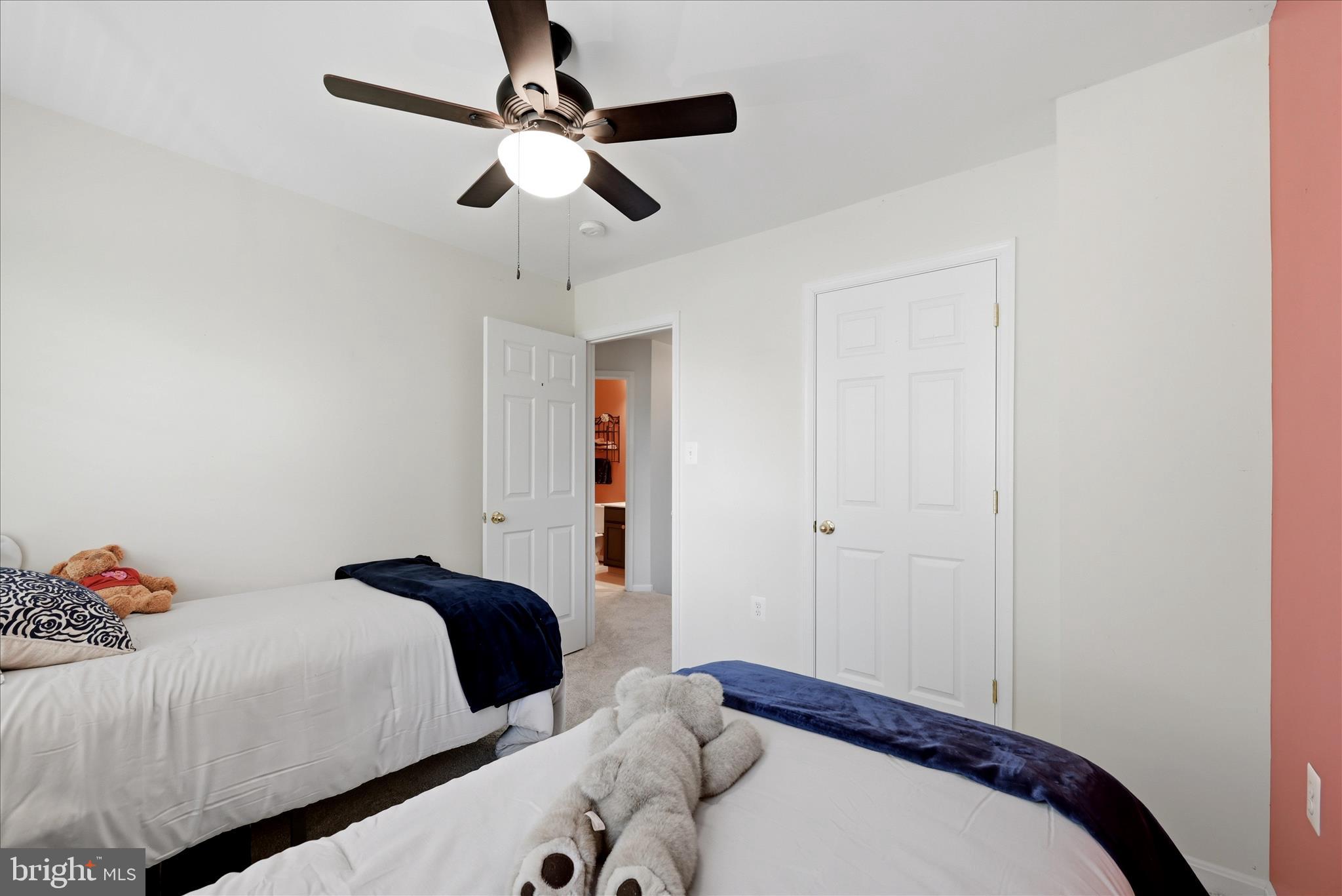 TOWNES OF BRANBURY GLEN - Residential