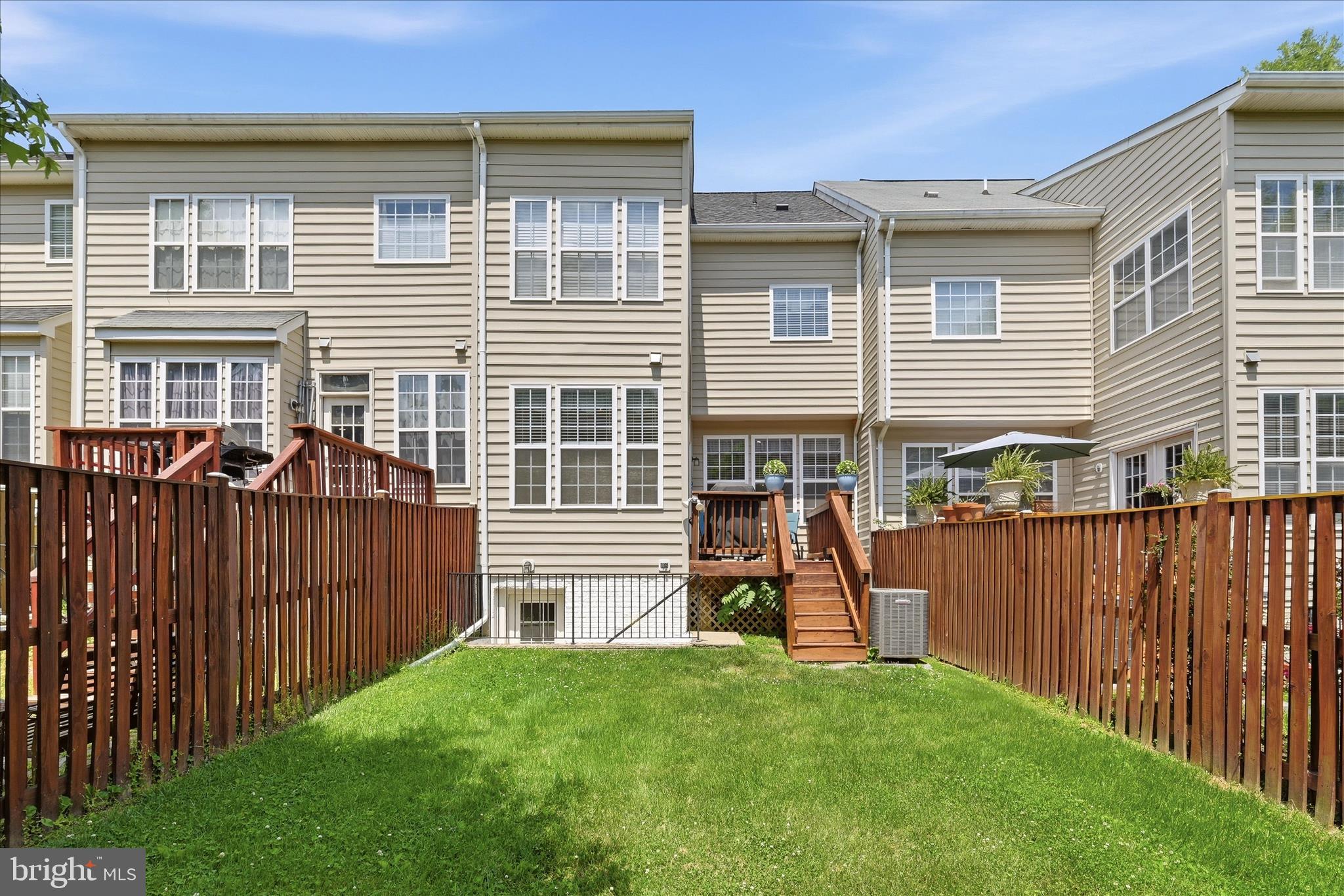 TOWNES OF BRANBURY GLEN - Residential