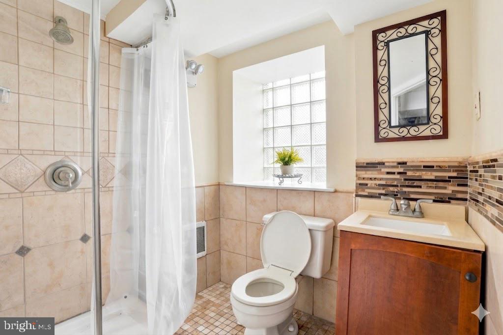WEST PHILADELPHIA - Residential