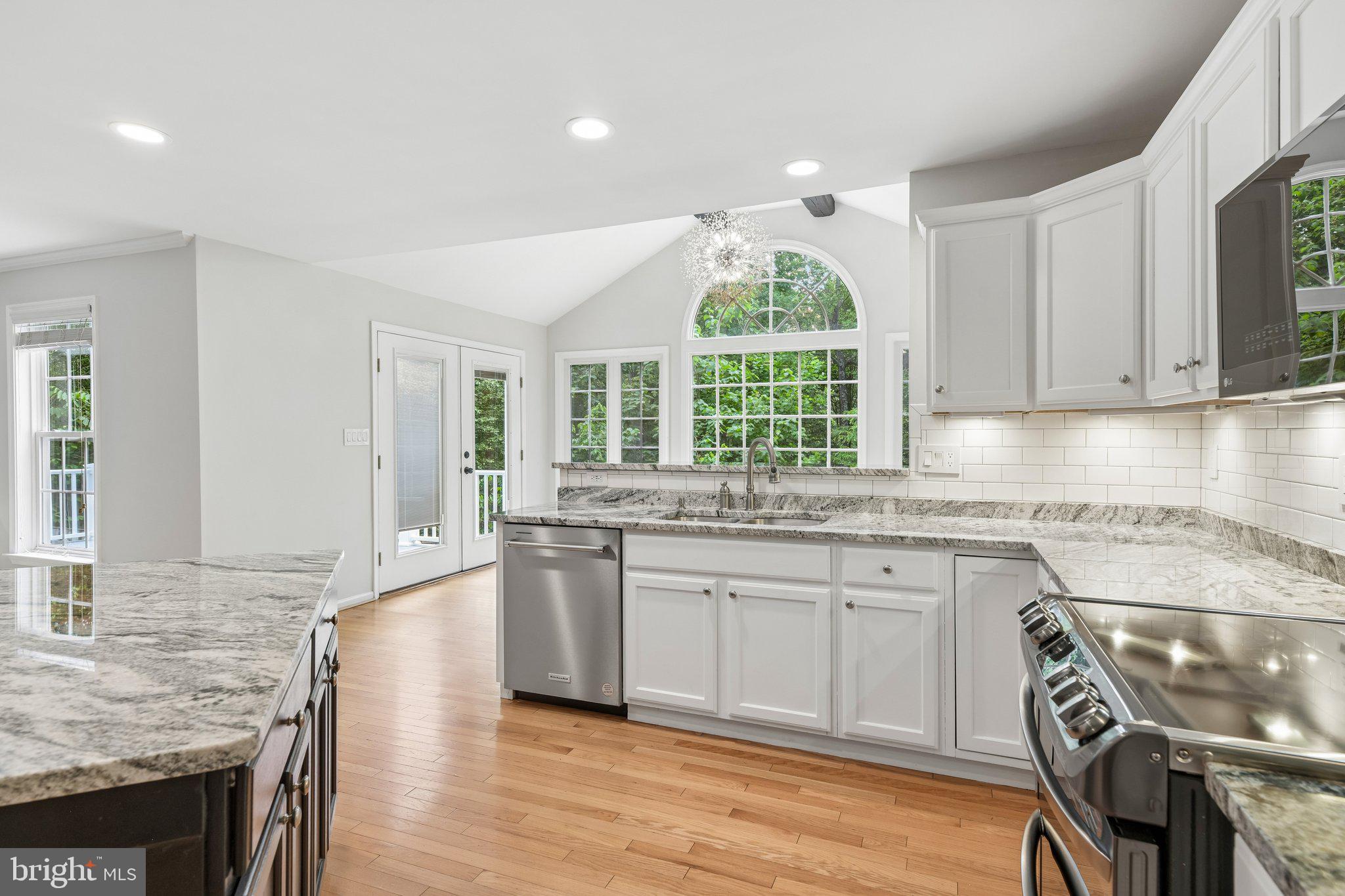 COX GLEN AT RICHFIELD STATION - Residential