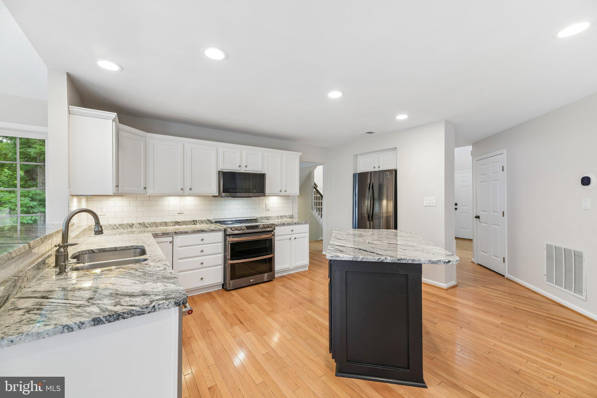 COX GLEN AT RICHFIELD STATION - Residential
