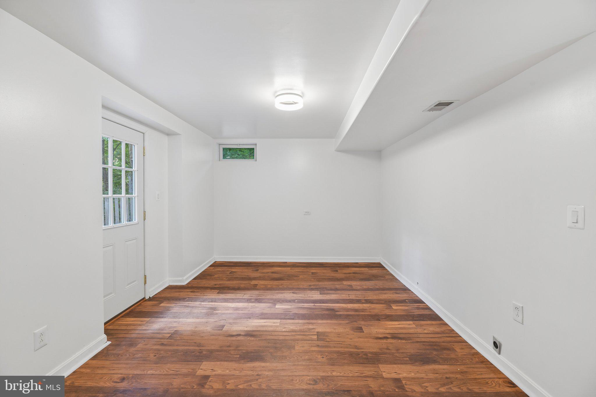 COX GLEN AT RICHFIELD STATION - Residential