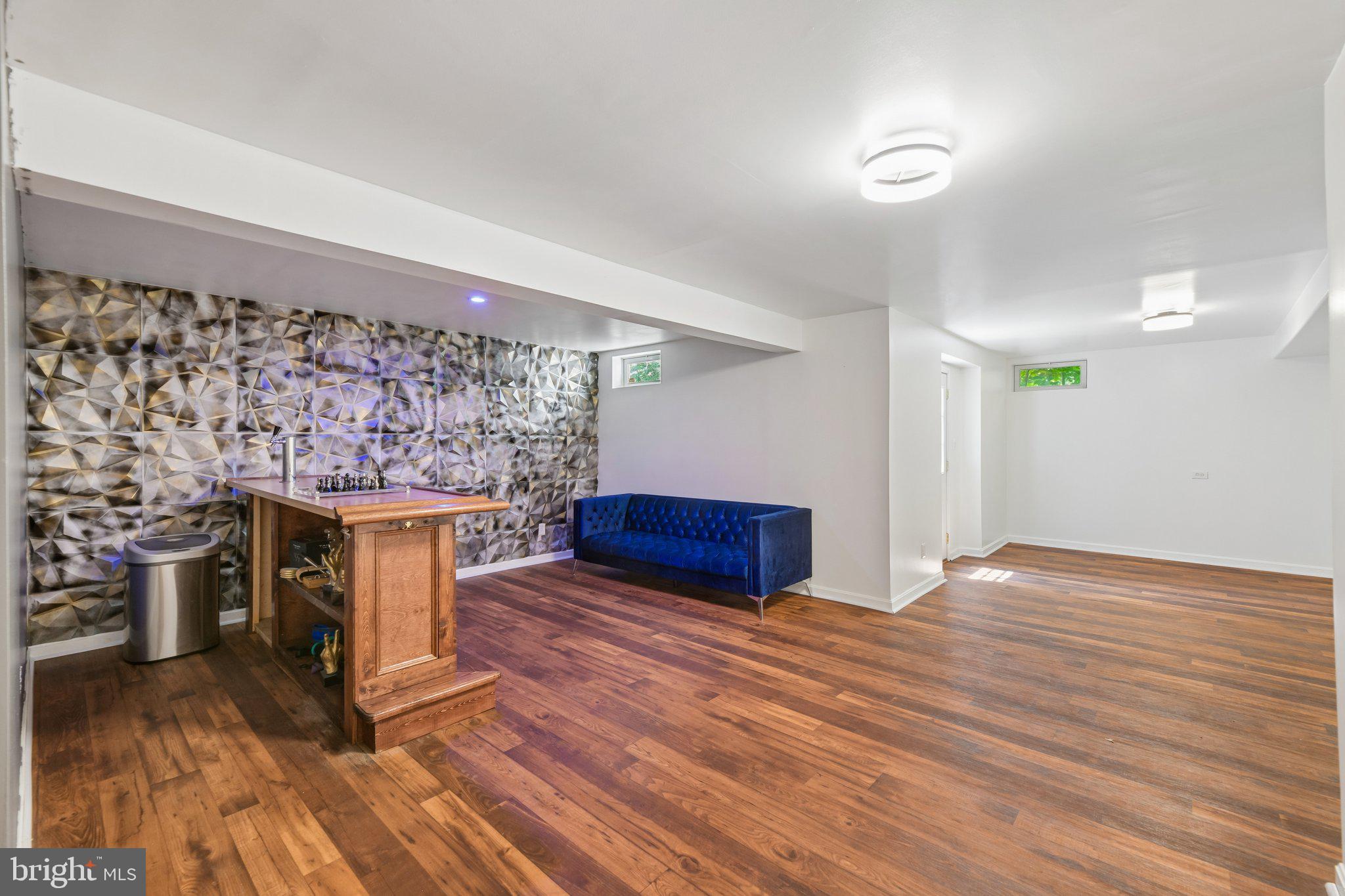 COX GLEN AT RICHFIELD STATION - Residential