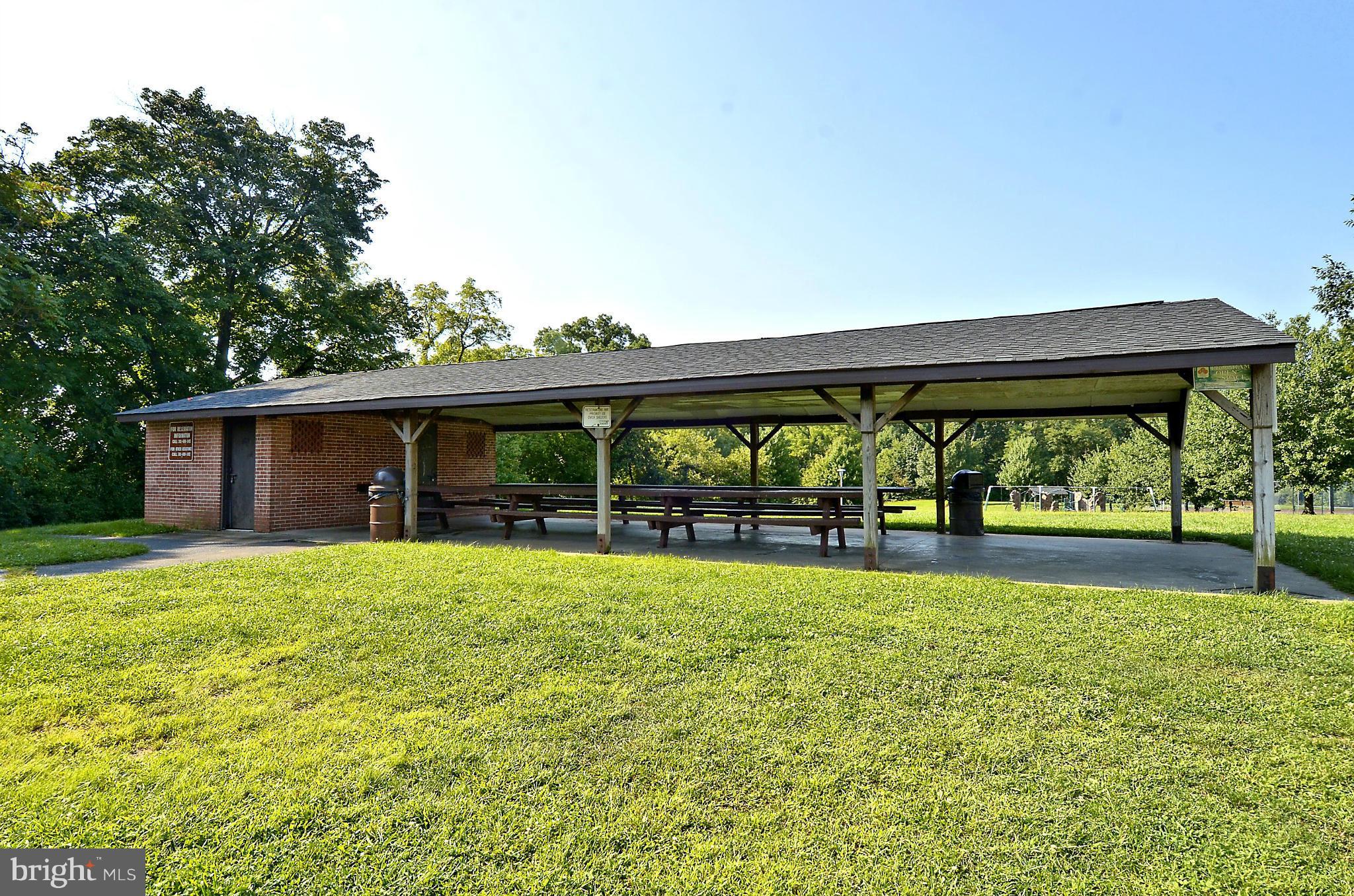 HILLCREST ORCHARDS - Residential