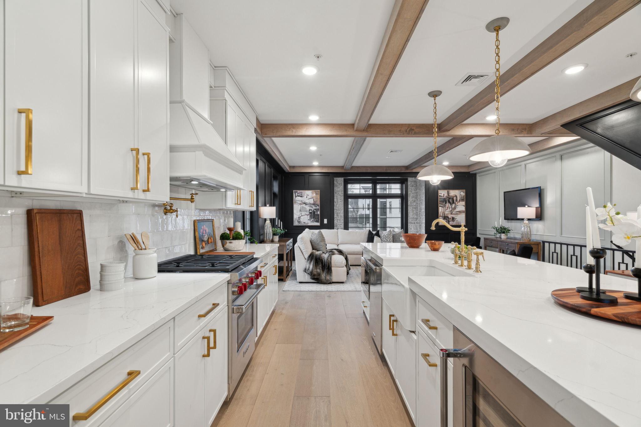 ROXBOROUGH - Residential