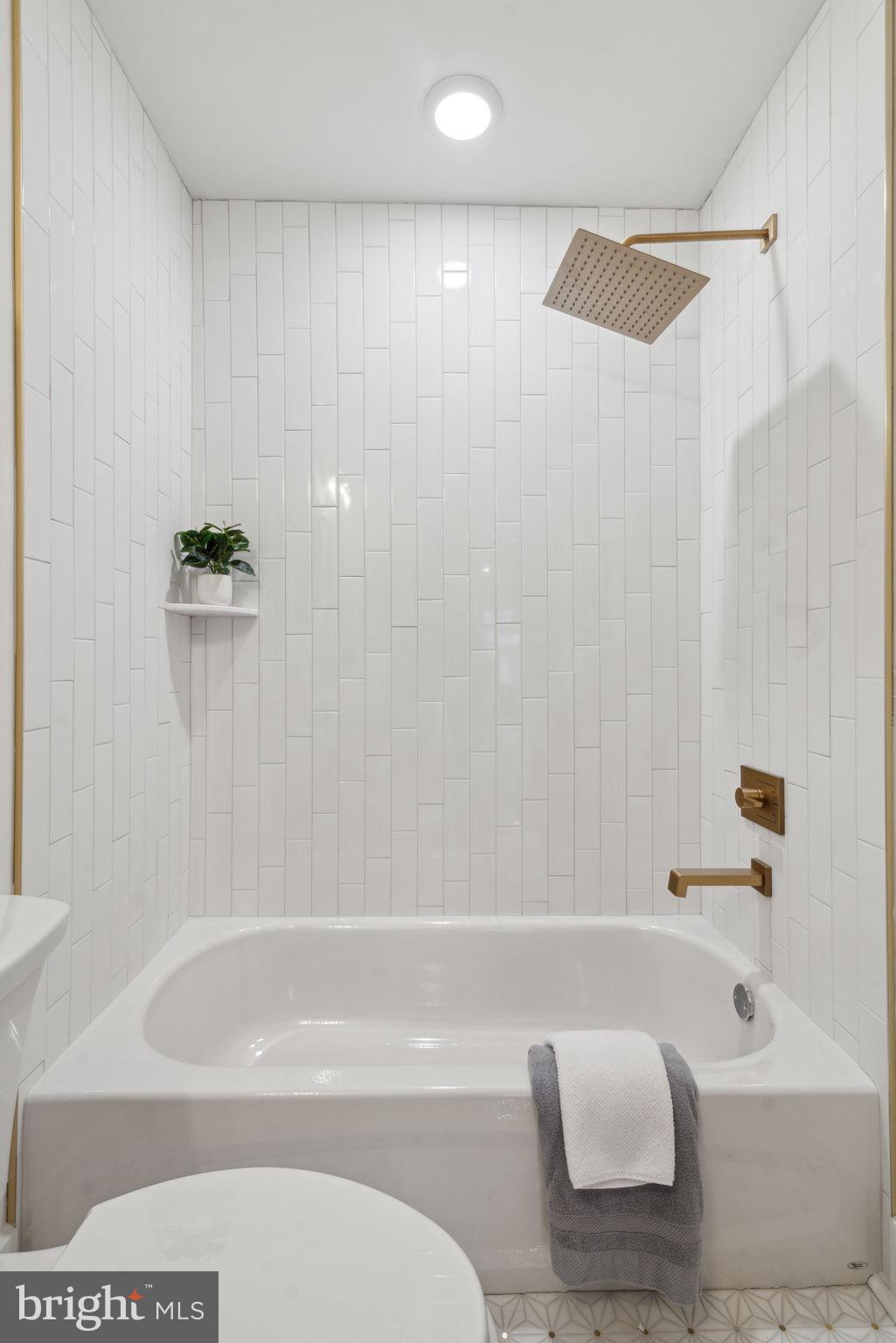 ROXBOROUGH - Residential