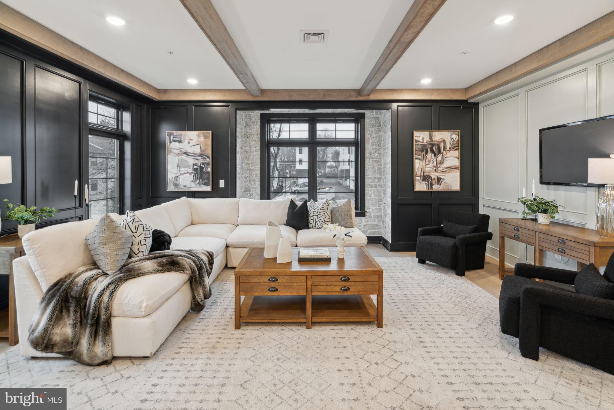 ROXBOROUGH - Residential