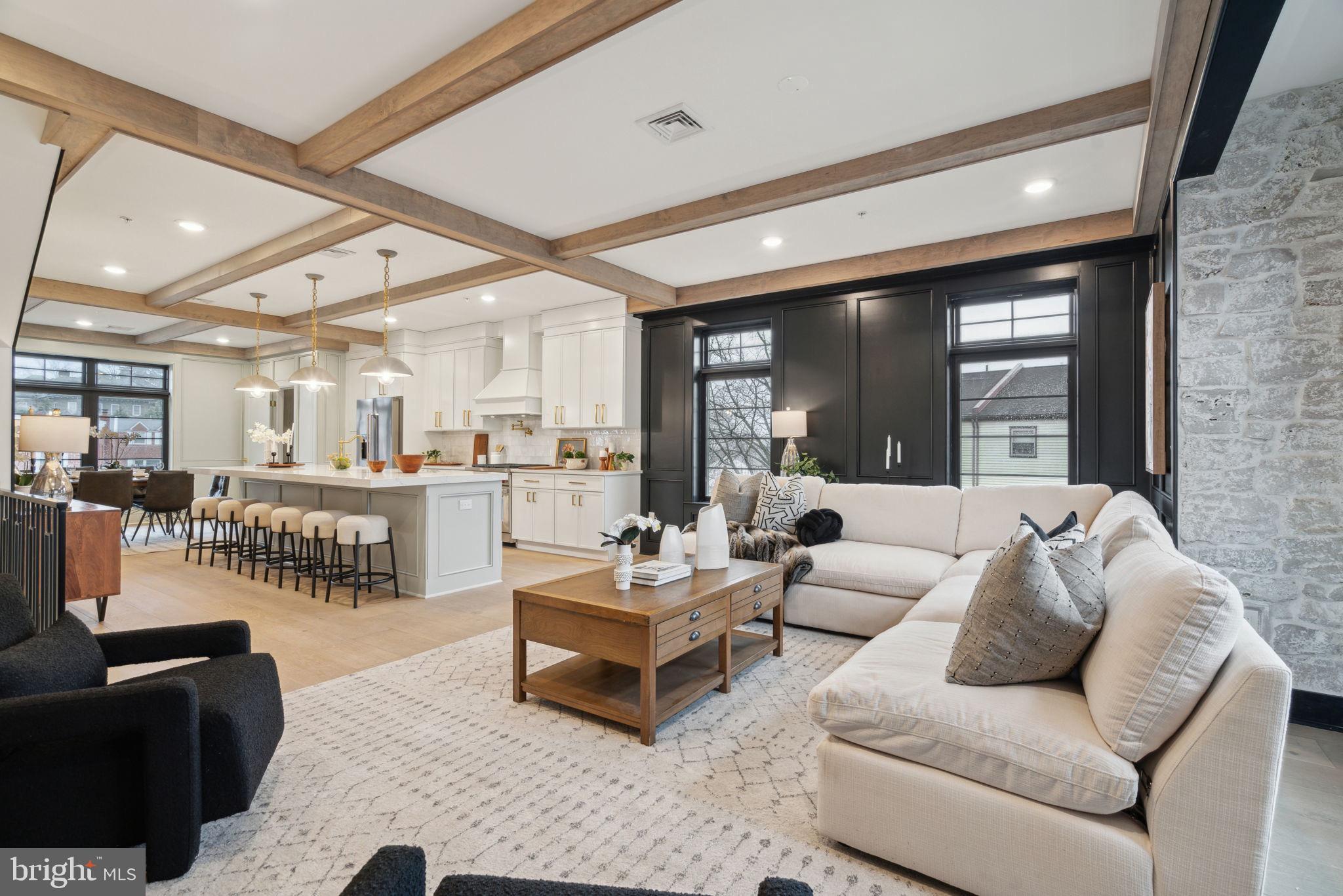ROXBOROUGH - Residential