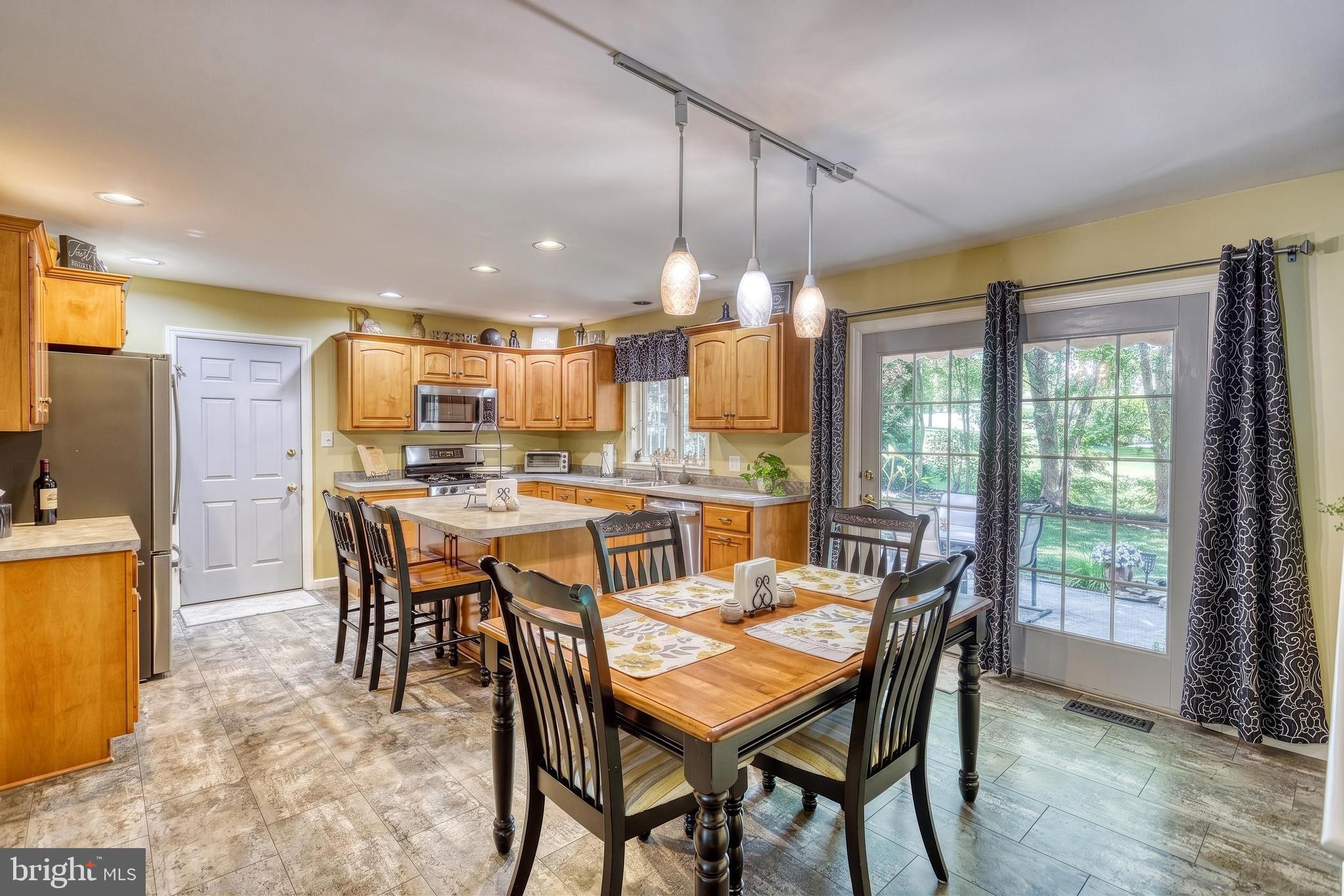 CHESTNUT RIDGE - Residential