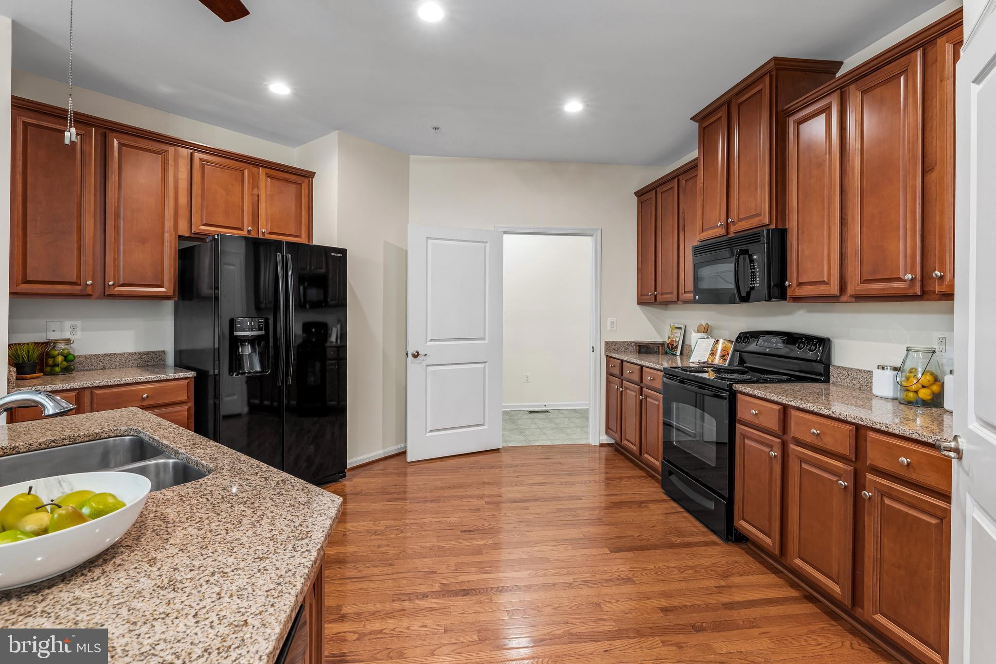FALLSTON COMMONS - Residential