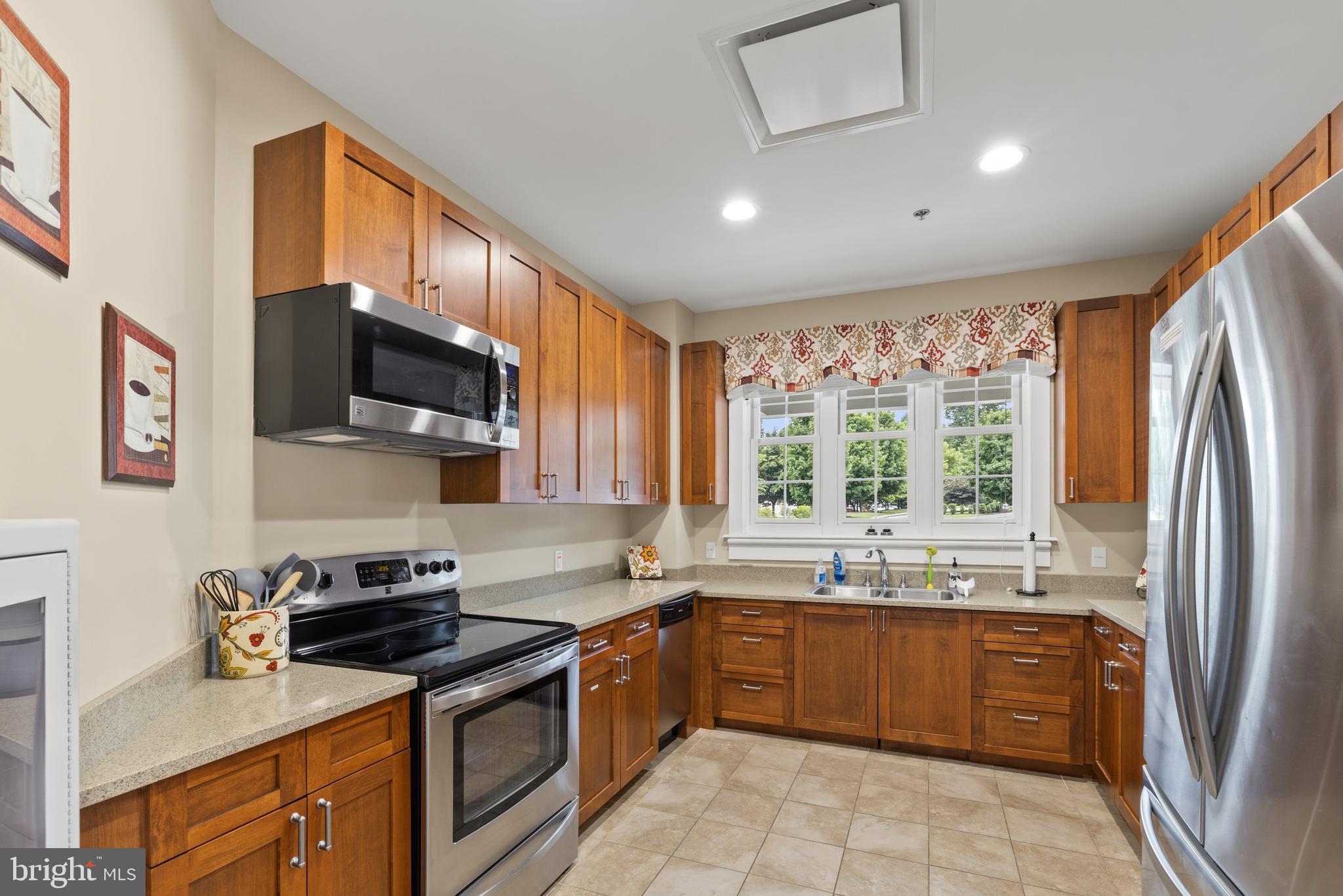 FALLSTON COMMONS - Residential