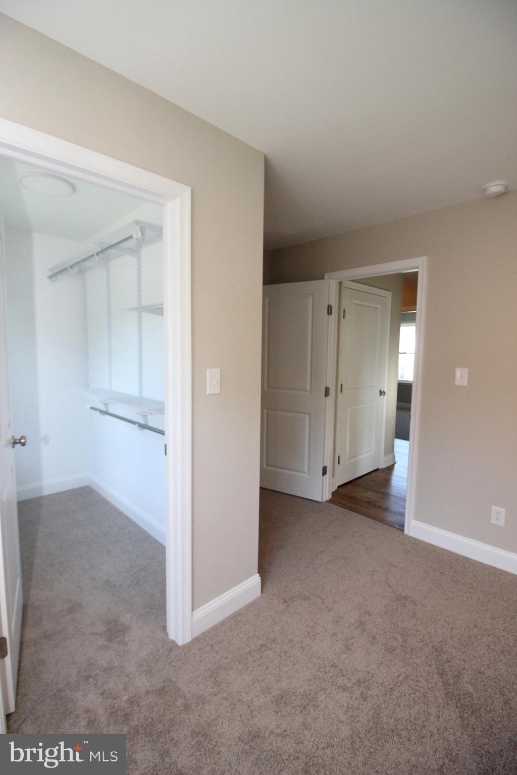 MILL CREEK FARMS - Residential