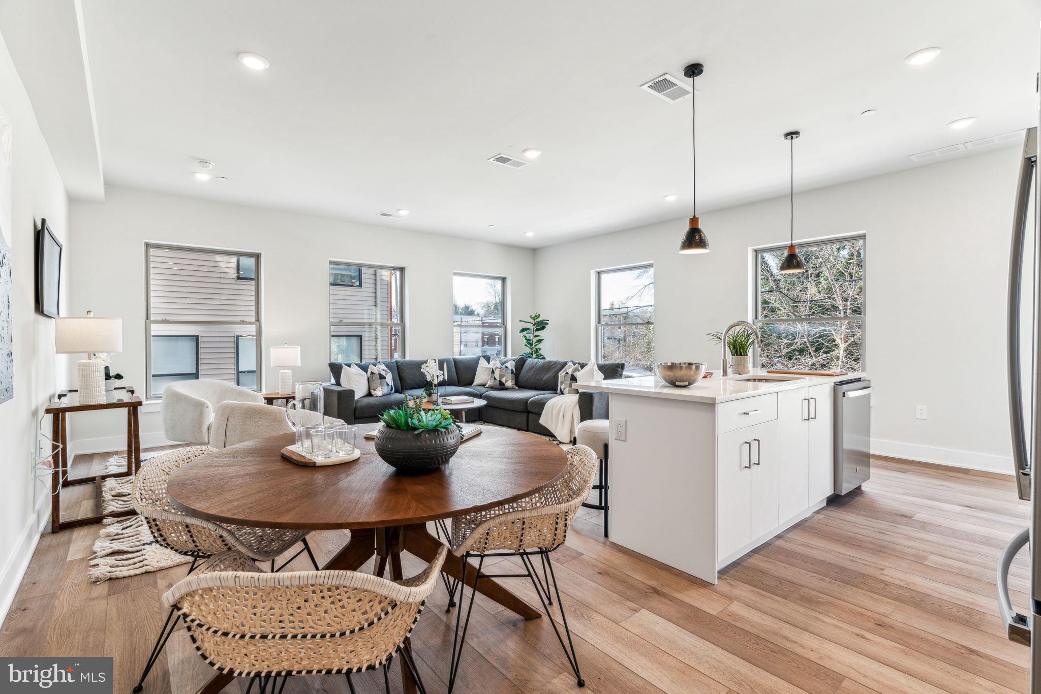 EAST FALLS - Residential