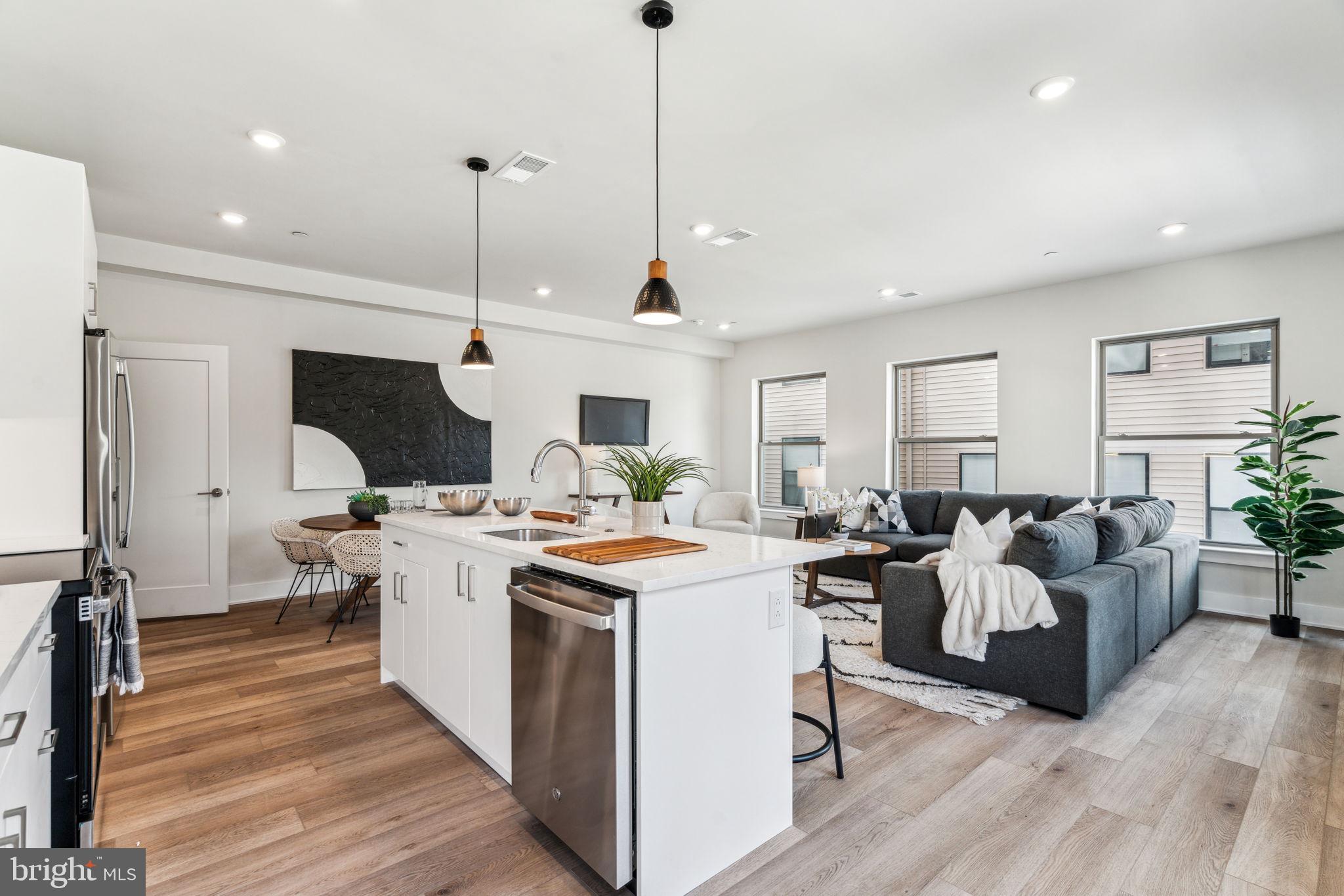 EAST FALLS - Residential