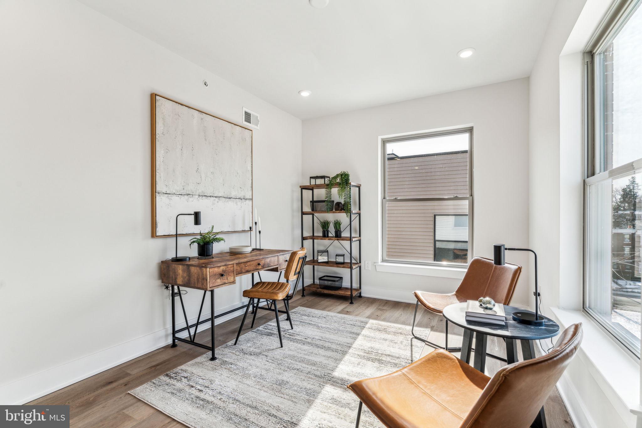 EAST FALLS - Residential