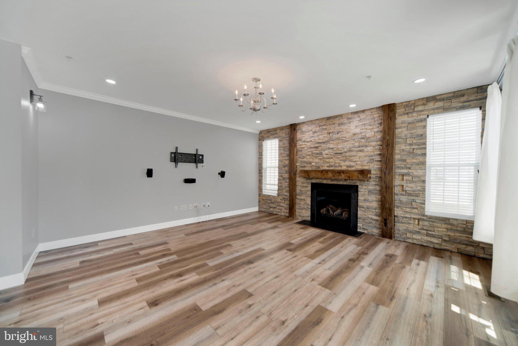 FIELDCREST - Residential