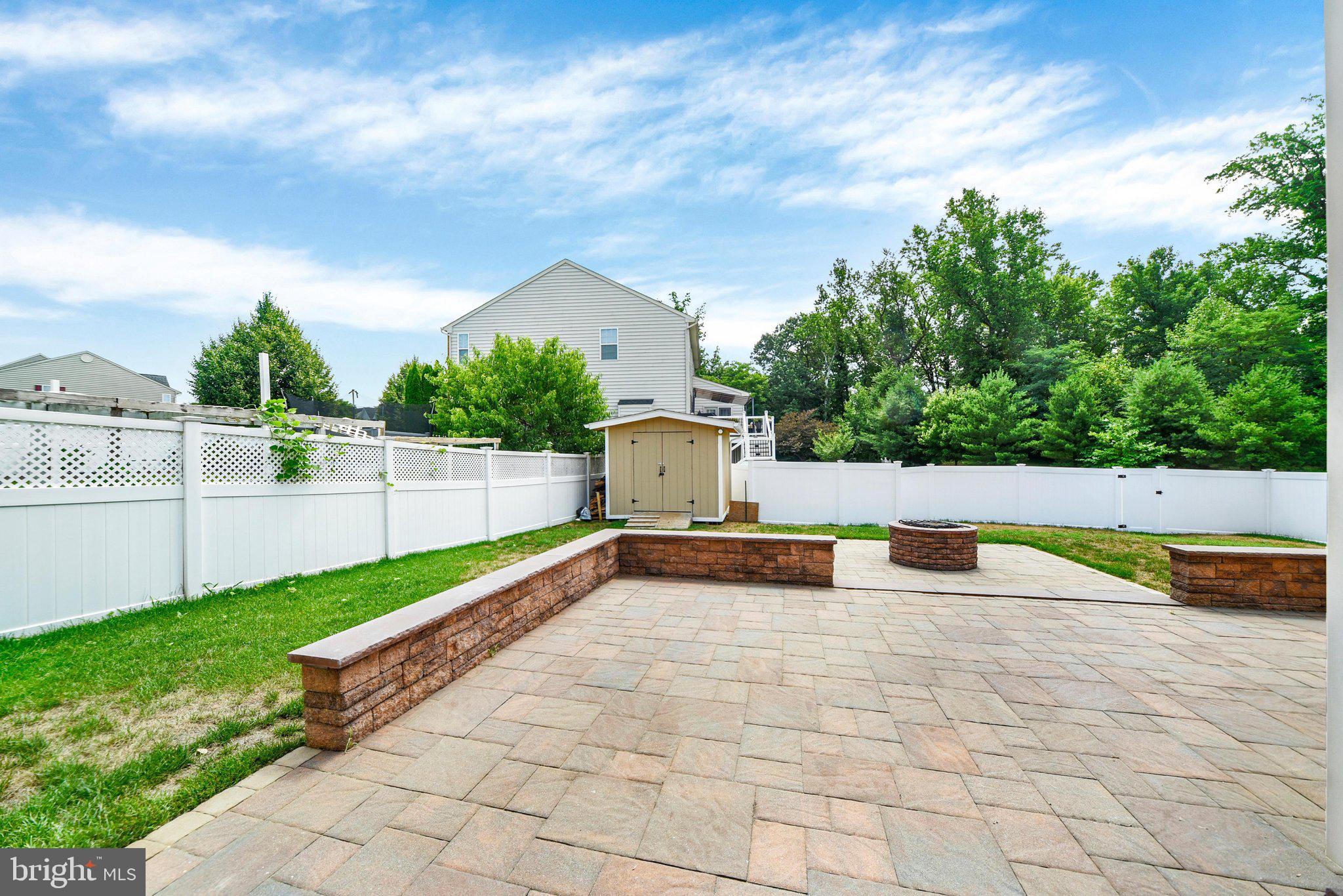 FIELDCREST - Residential