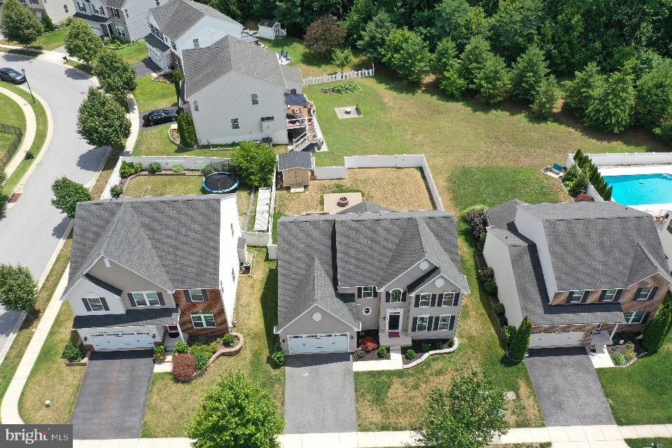 FIELDCREST - Residential